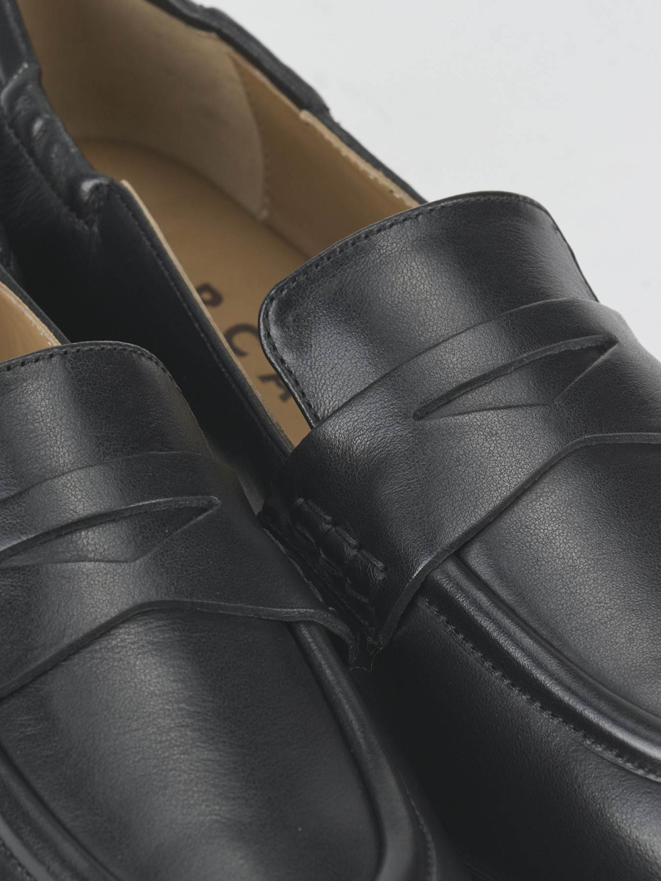 Loafers heel 1 cm black leather