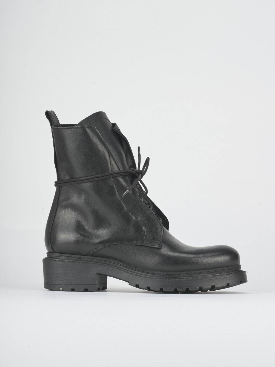 Anfibi tacco 3cm pelle nero