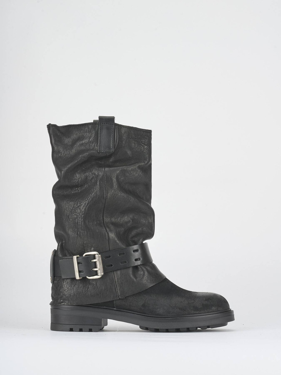 Low heel boots heel 2 cm black leather
