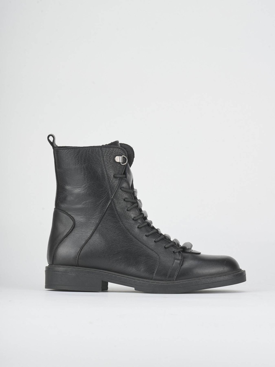Combat boots heel 2 cm black leather