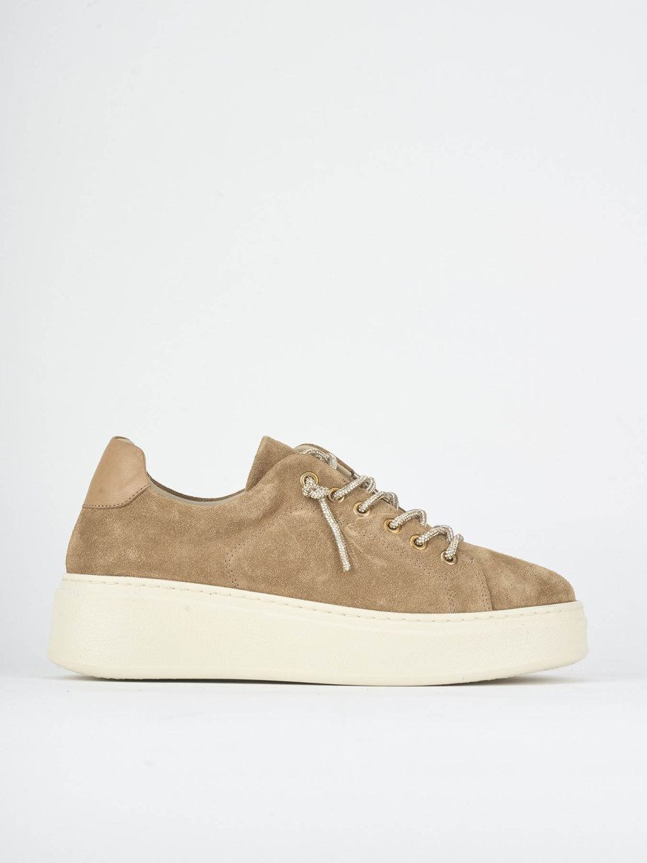 Sneakers brown suede