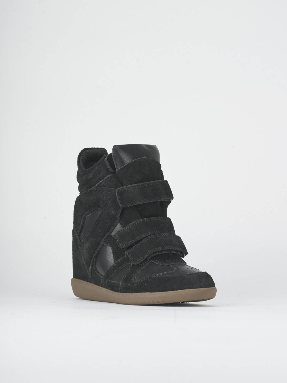 Sneakers tacco 1cm camoscio sostenible nero