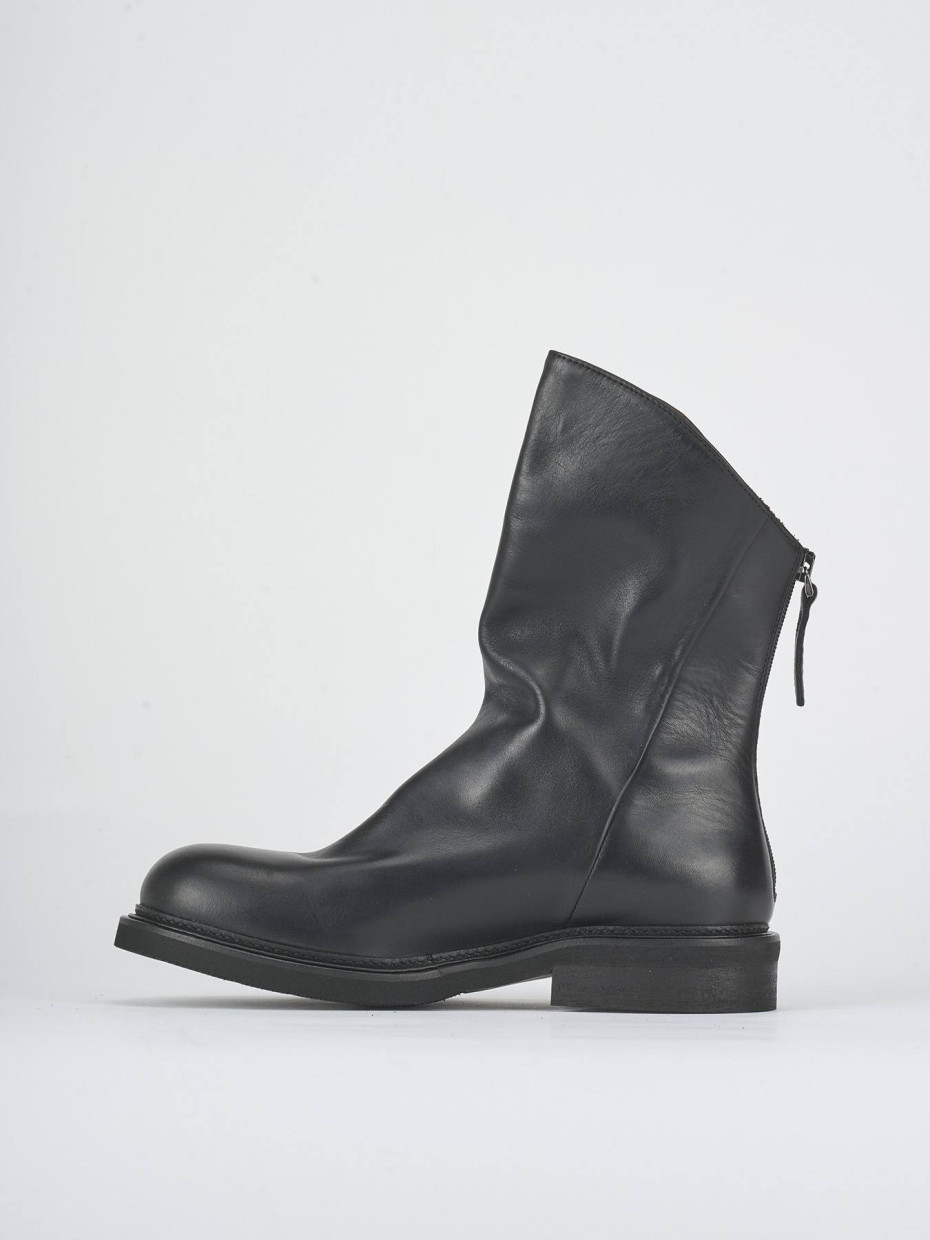 Stivaletti tacco 2cm pelle nero