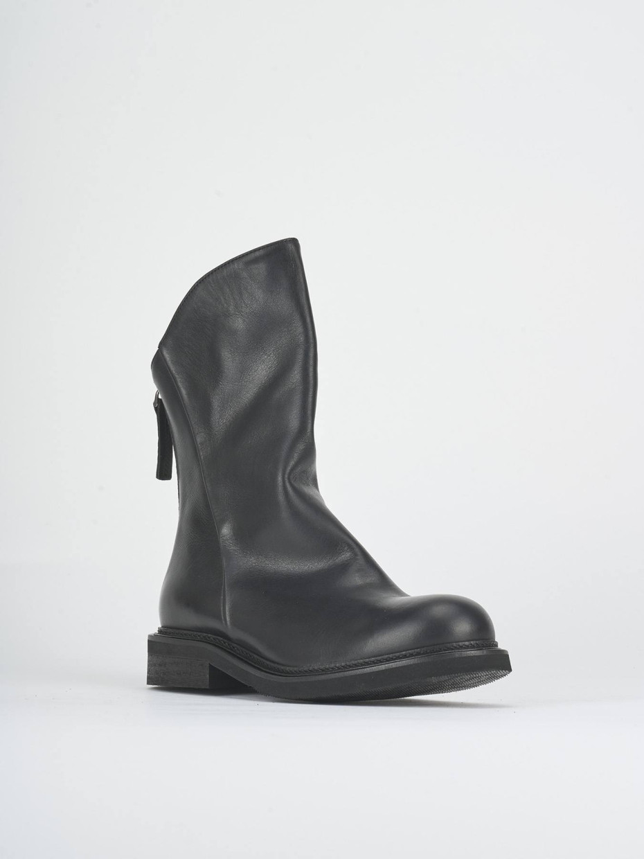 Stivaletti tacco 2cm pelle nero