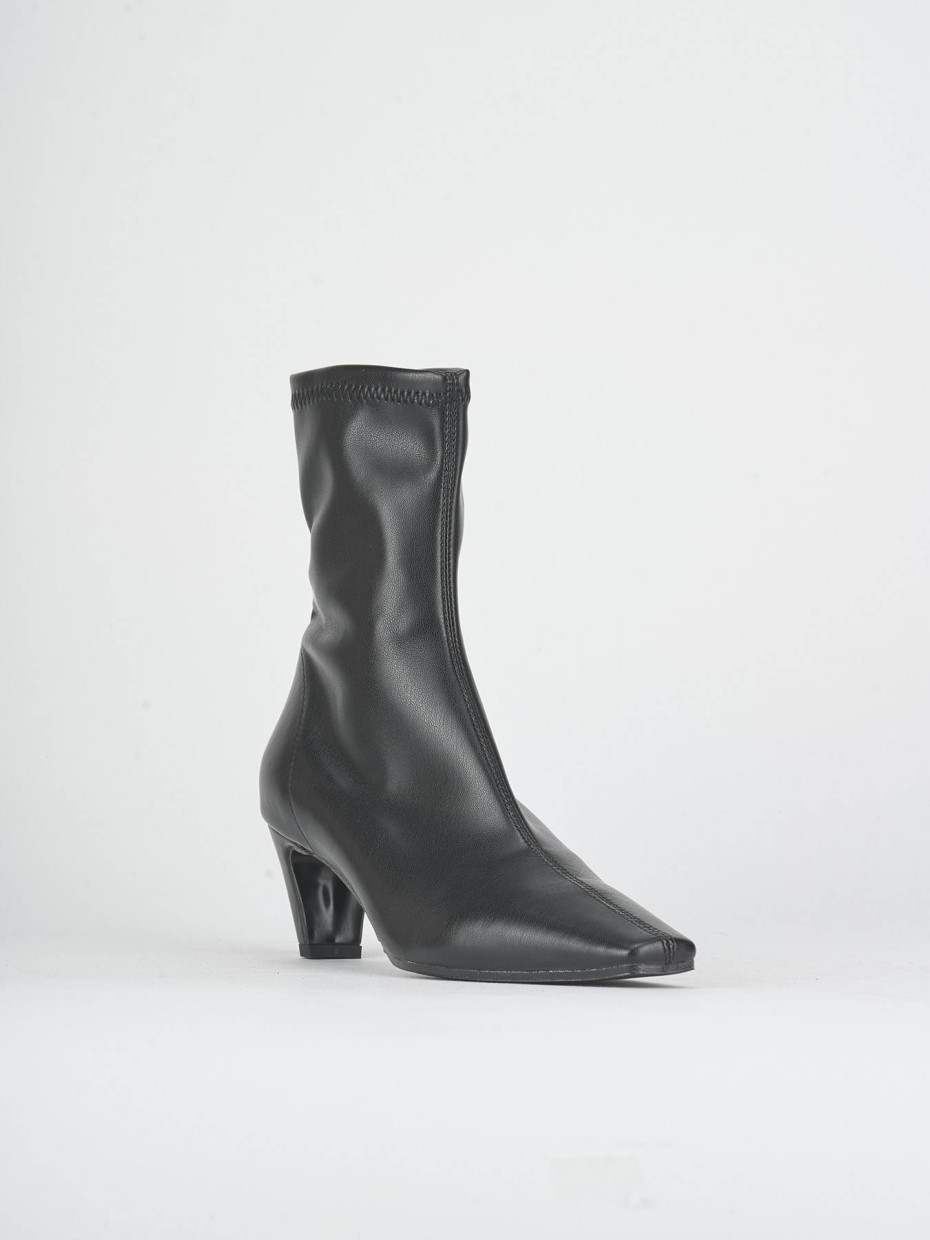 Stivaletti tacco 6cm pelle nero