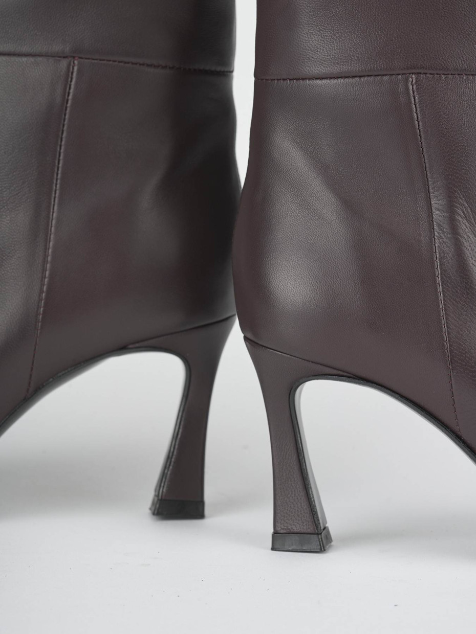 Stivali tacco 8cm pelle bordo'