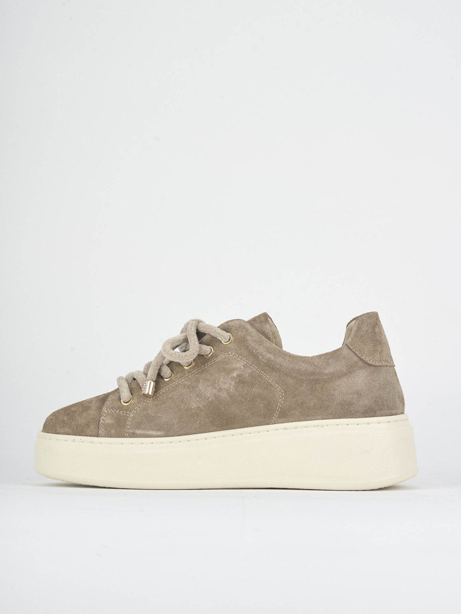 Sneakers beige suede