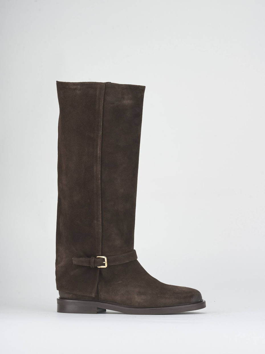 Botas de tacón bajo tacón 2 cm marrón oscuro ante