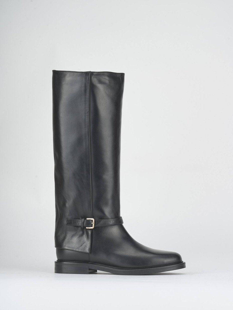 Low heel boots heel 2 cm black leather