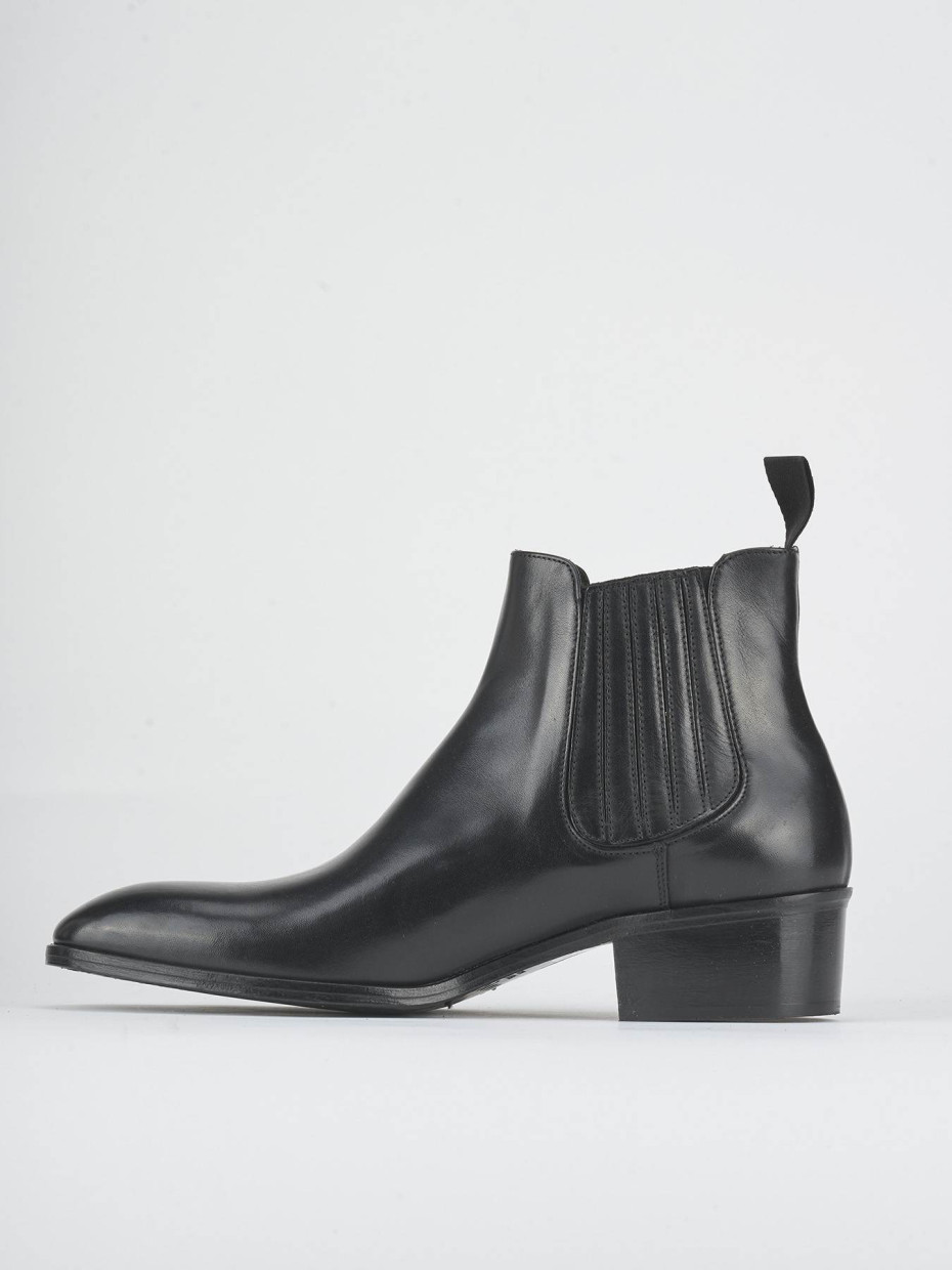 Ankle boots heel 4 cm black leather