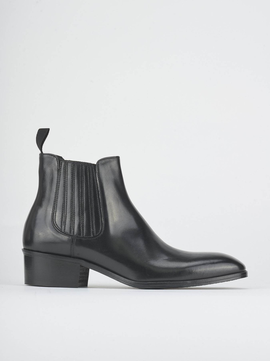 Ankle boots heel 4 cm black leather