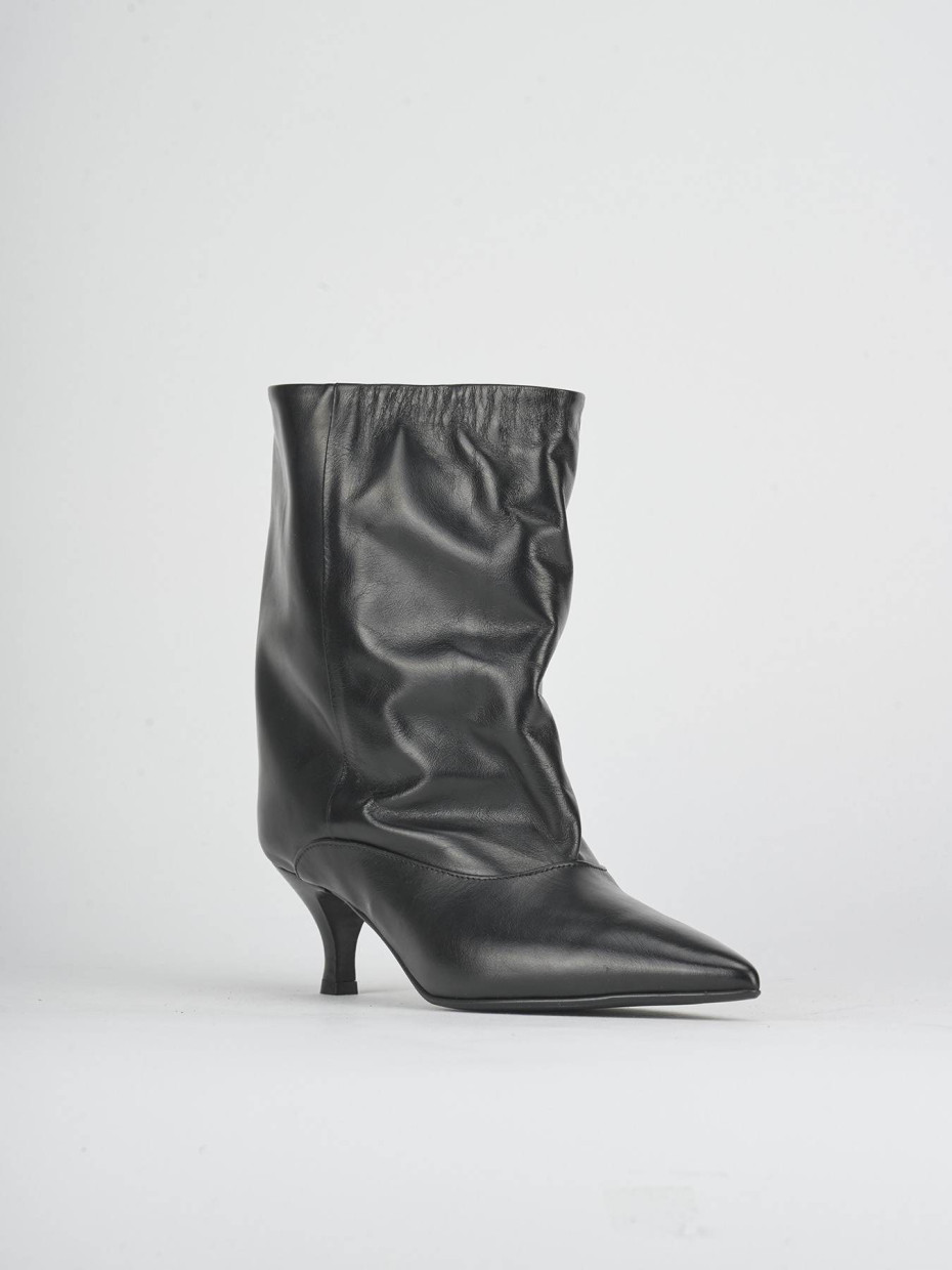 High heel ankle boots heel 5 cm black leather