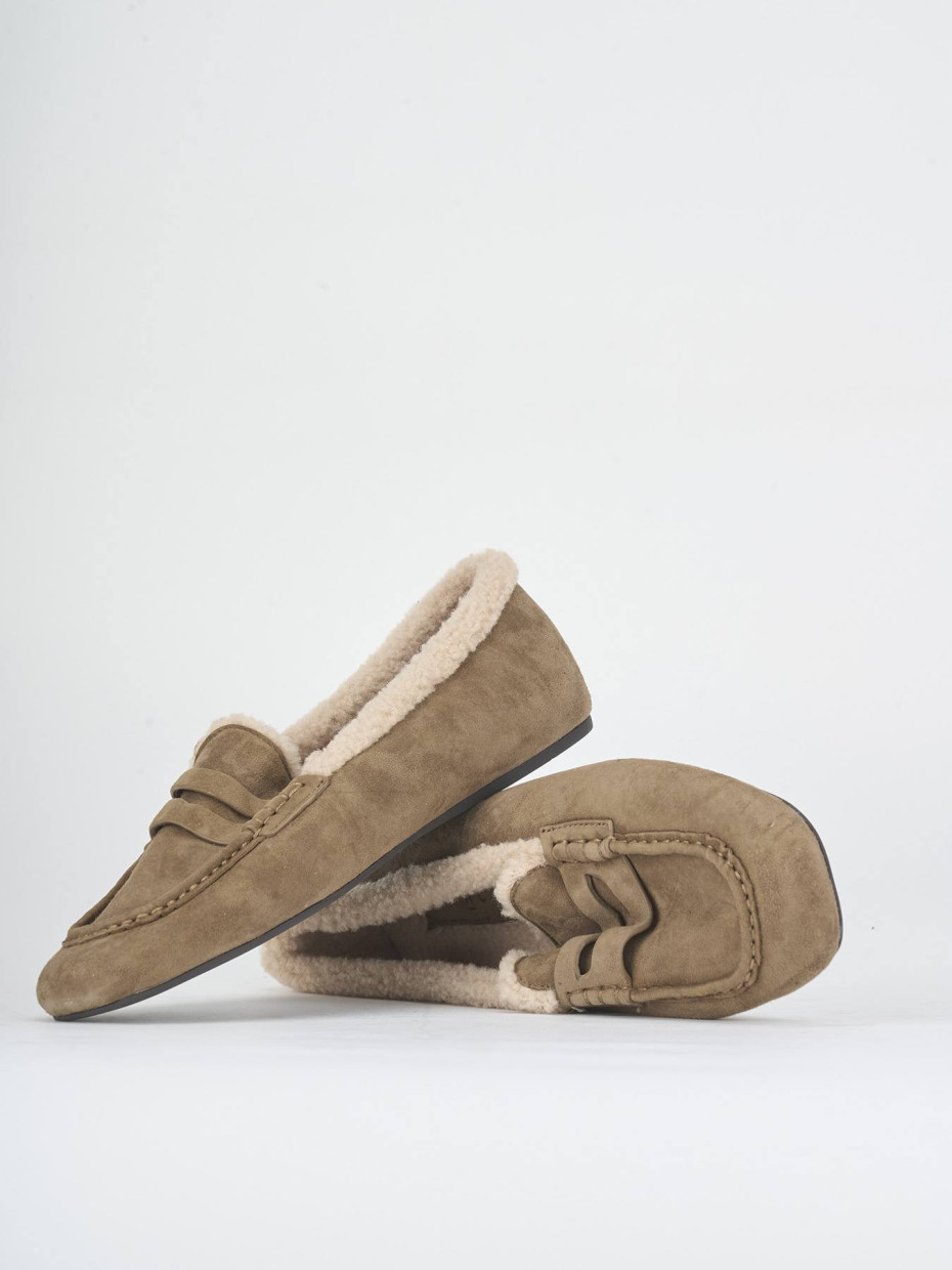 Mocasines tacón 1 cm beis ante