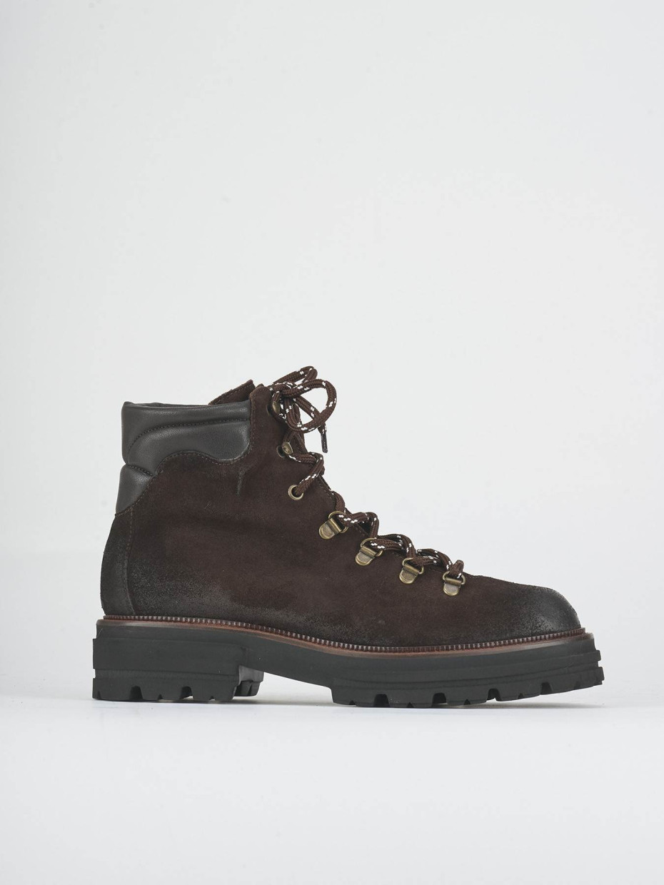 Anfibi tacco 2cm camoscio testa