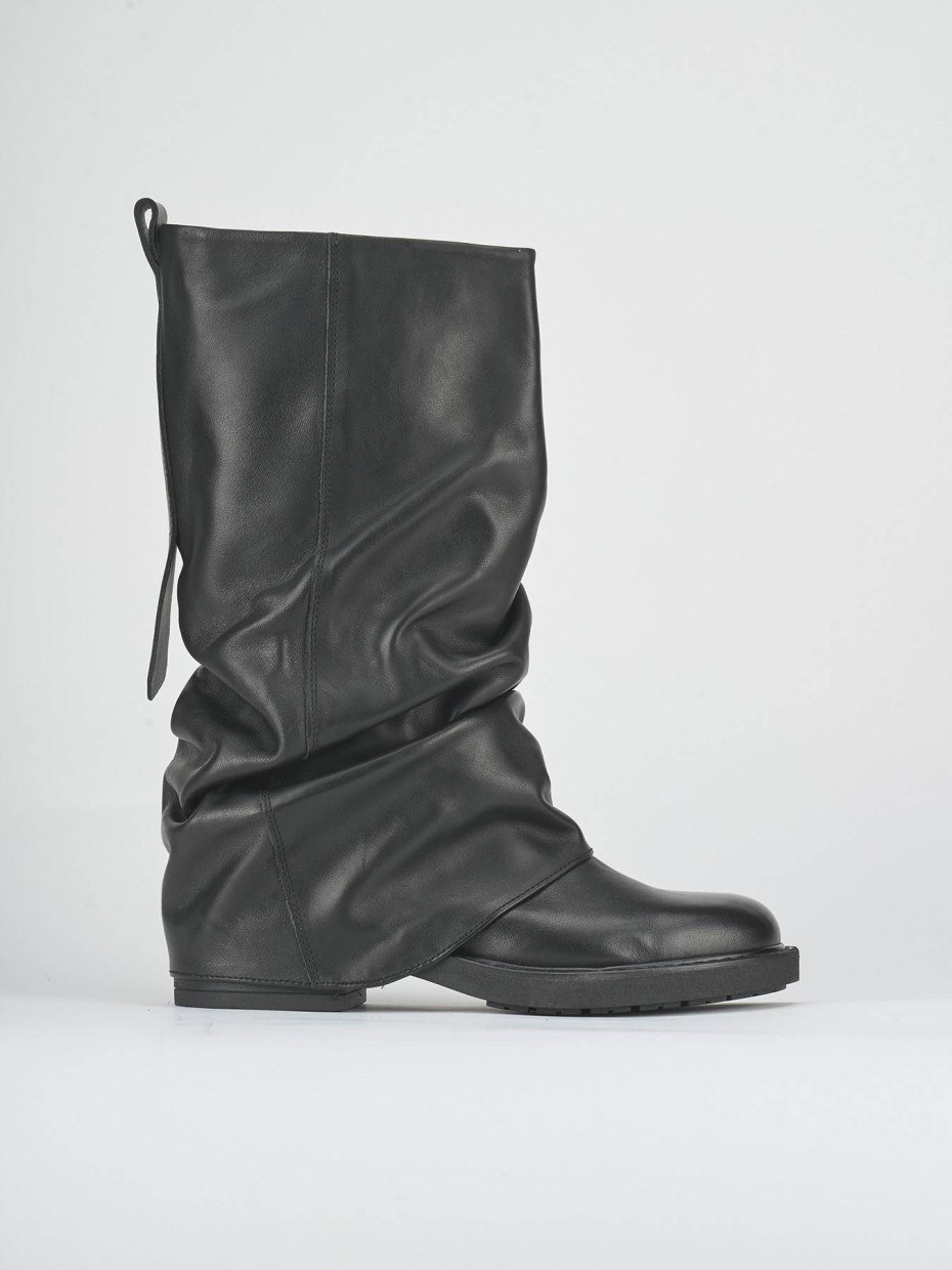 Low heel boots heel 3 cm black leather