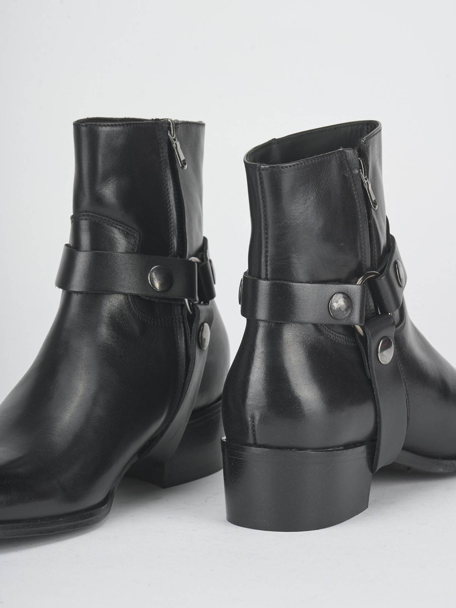 Ankle boots heel 4 cm black leather