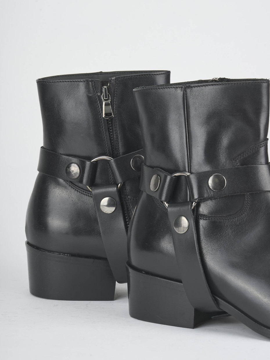 Ankle boots heel 4 cm black leather