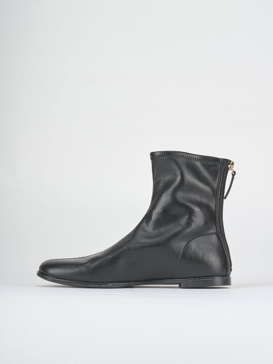 Stivaletti tacco 1cm pelle nero