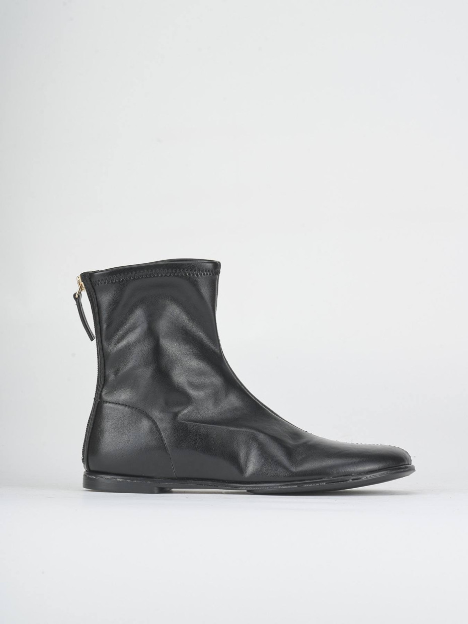 Stivaletti tacco 1cm pelle nero