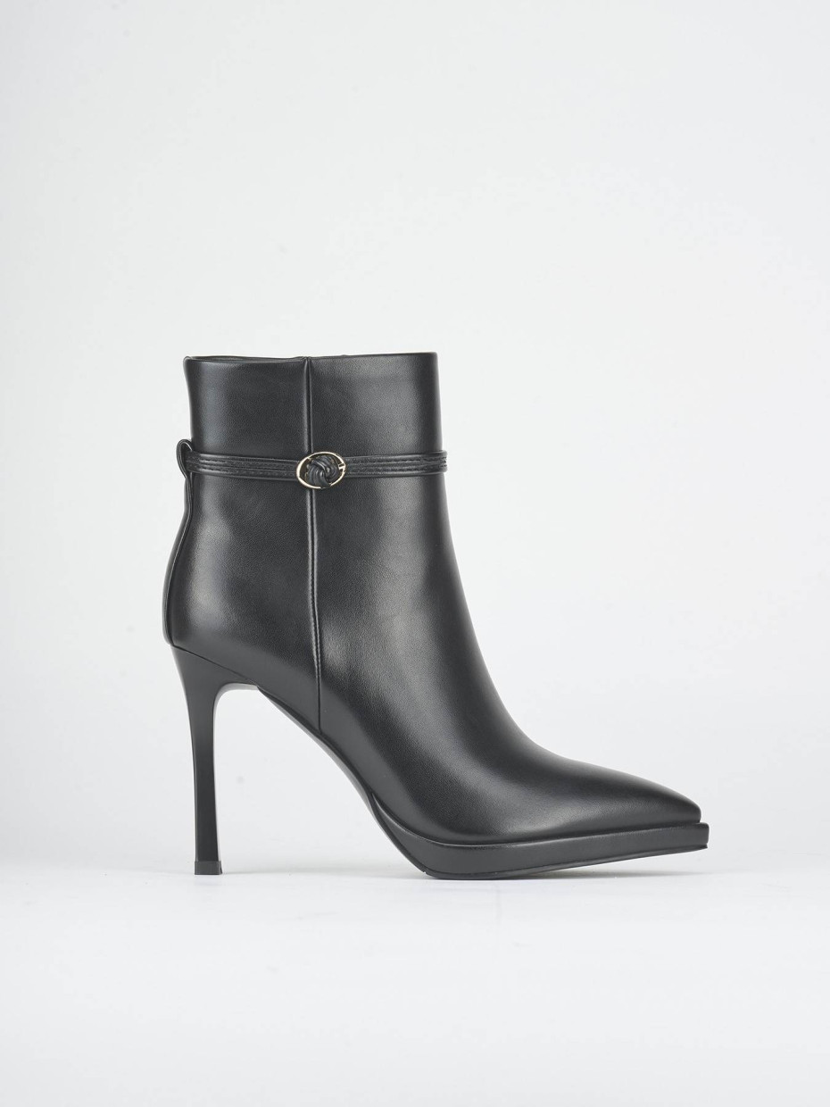 High heel ankle boots heel 9 cm black susteinable leather