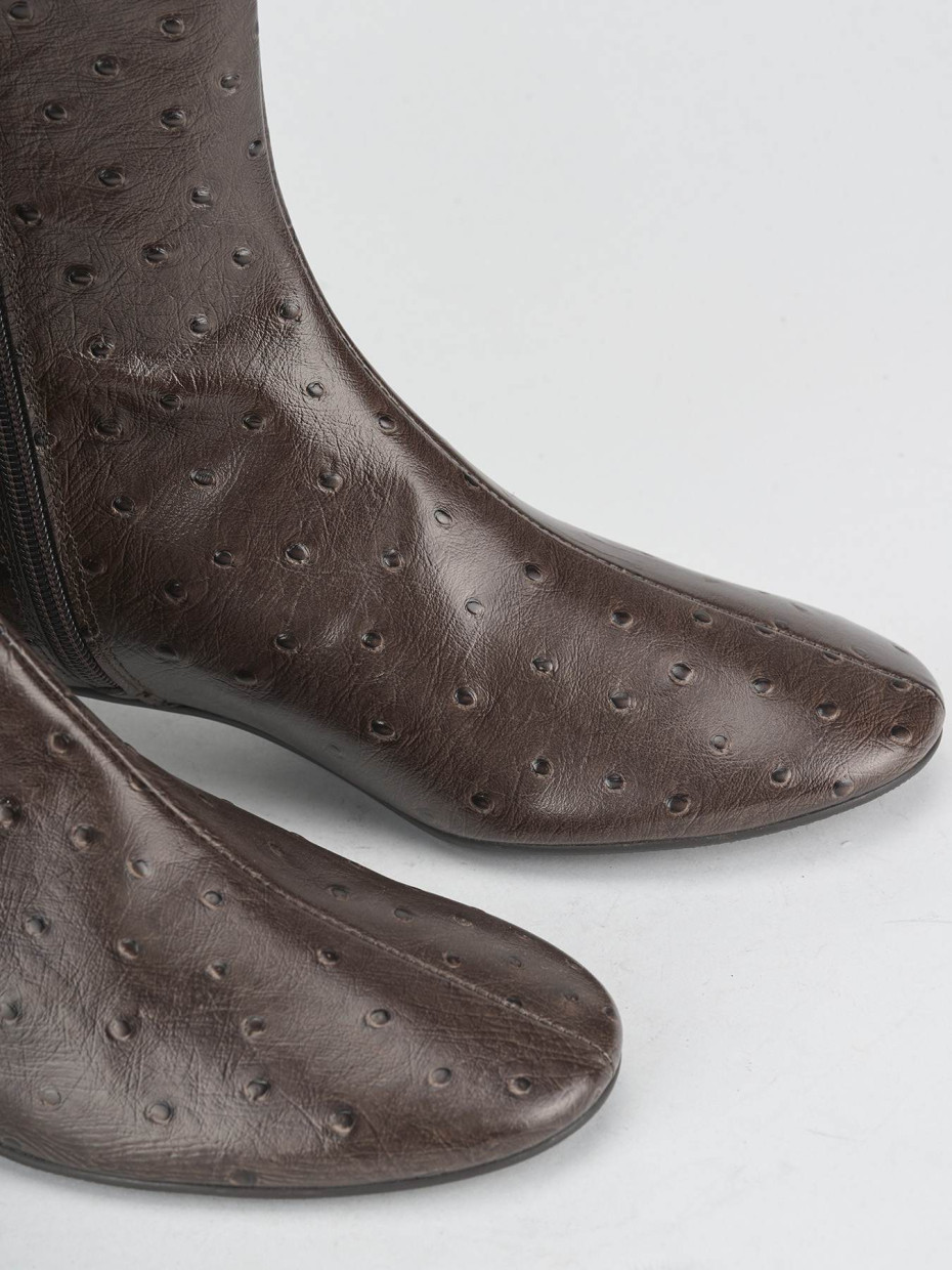 Low heel ankle boots heel 4 cm dark brown struzzo