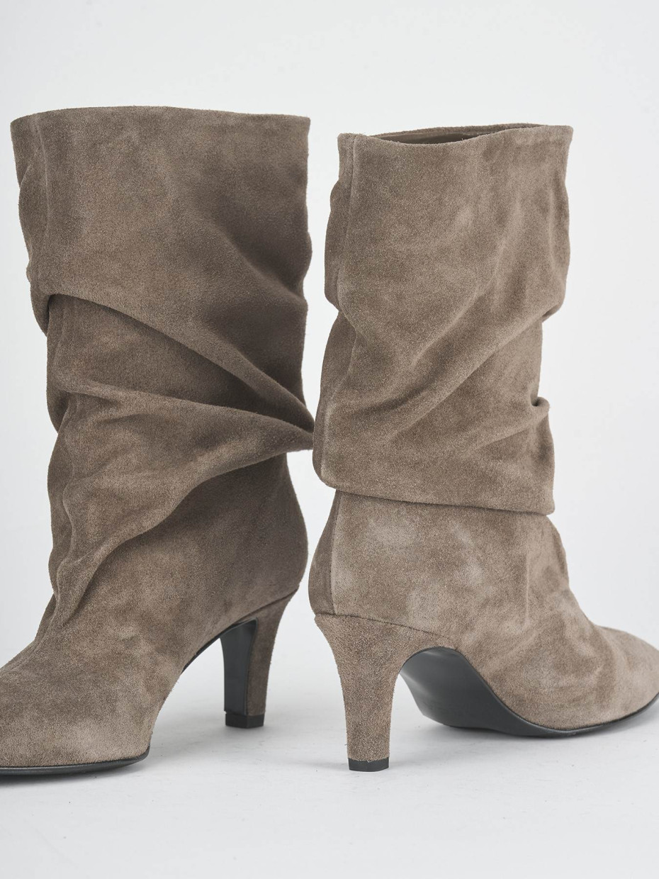 High heel ankle boots heel 7 cm beige suede