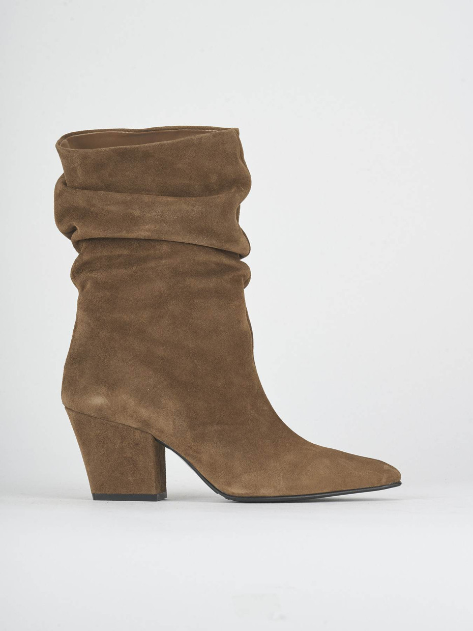 Stivaletti tacco 7cm camoscio beige