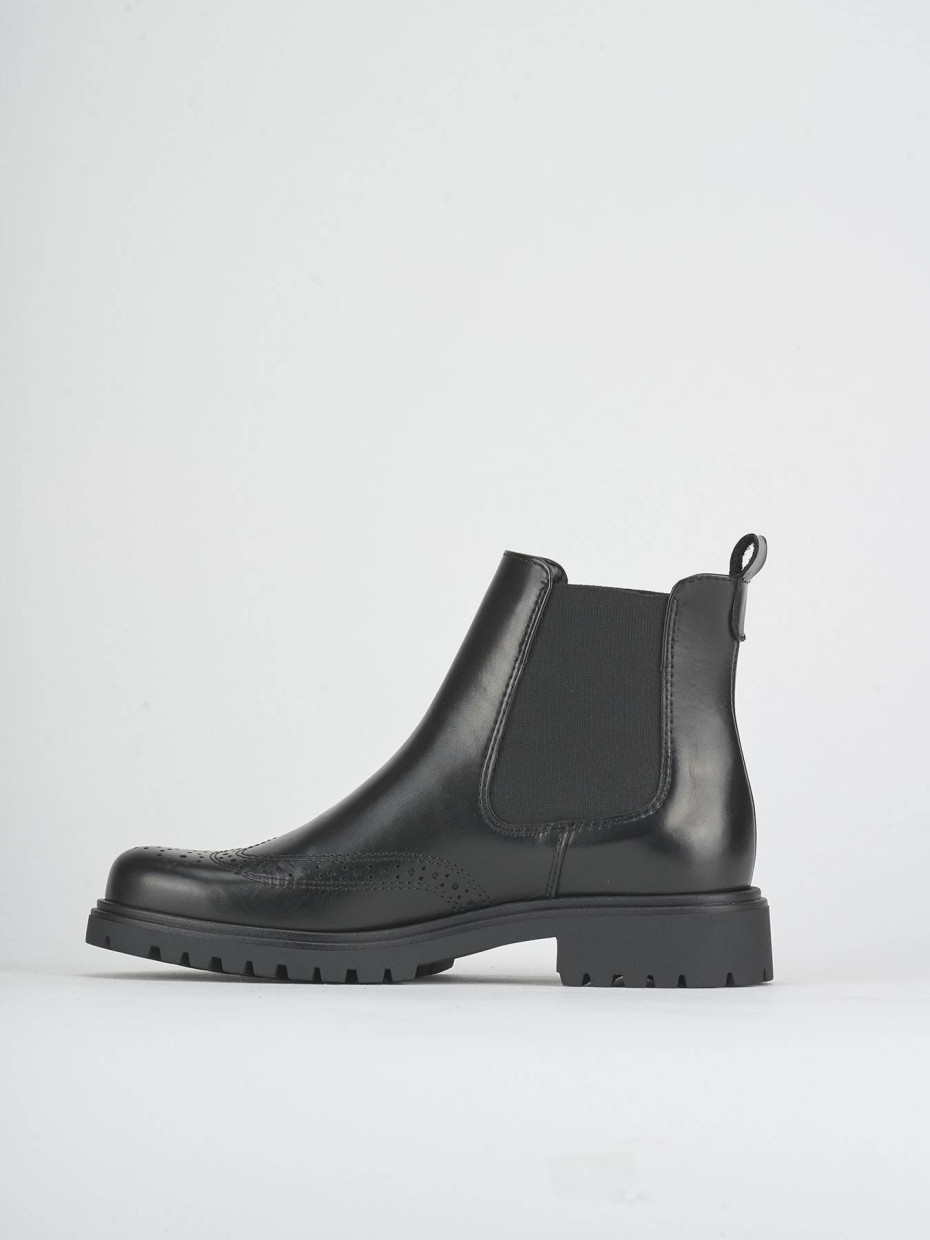 Stivaletti tacco 2cm pelle nero