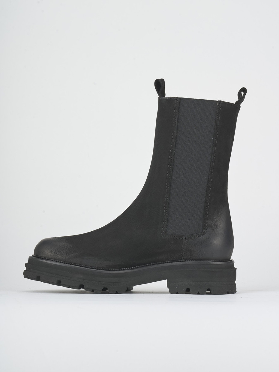 Stivaletti tacco 2cm nabuk nero