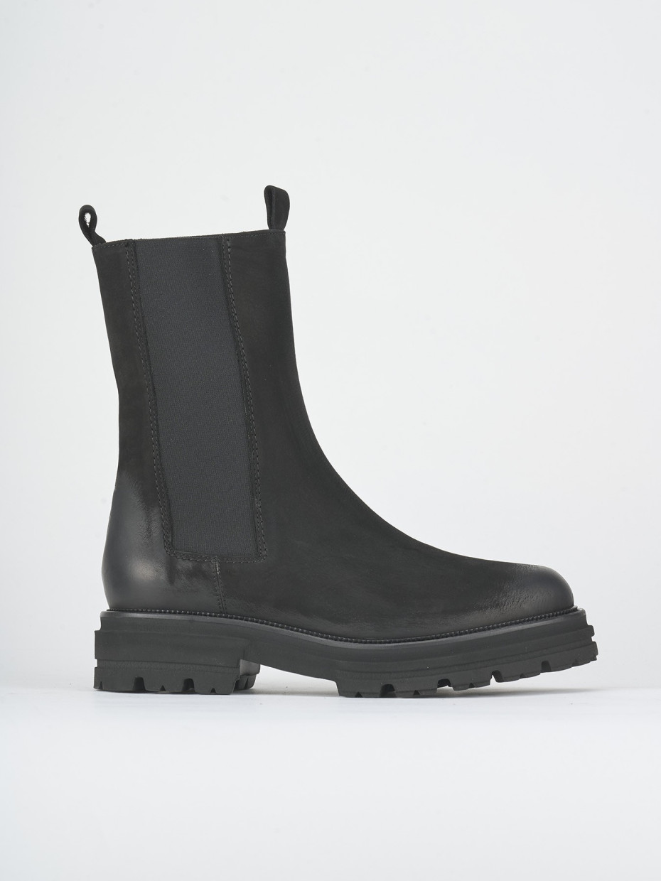Stivaletti tacco 2cm nabuk nero