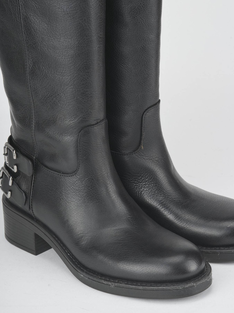 Stivali tacco 3cm pelle nero
