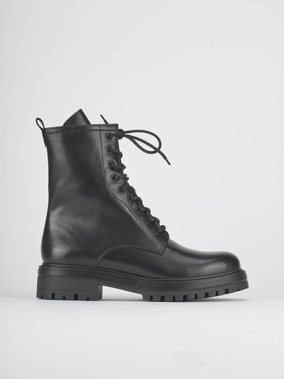 Anfibi tacco 2cm pelle nero
