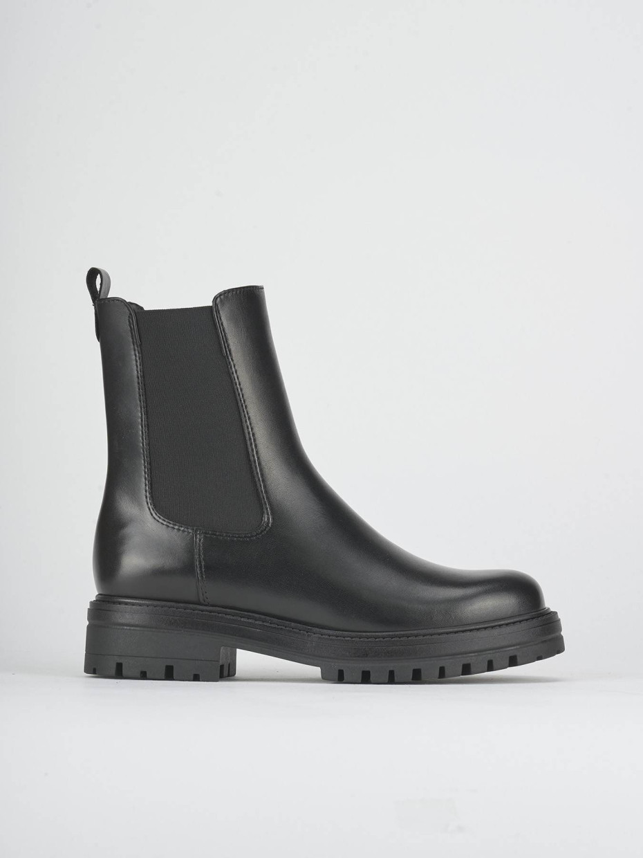 Stivaletti tacco 2cm pelle nero