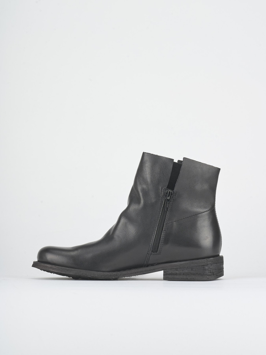 Stivaletti tacco 2cm pelle nero