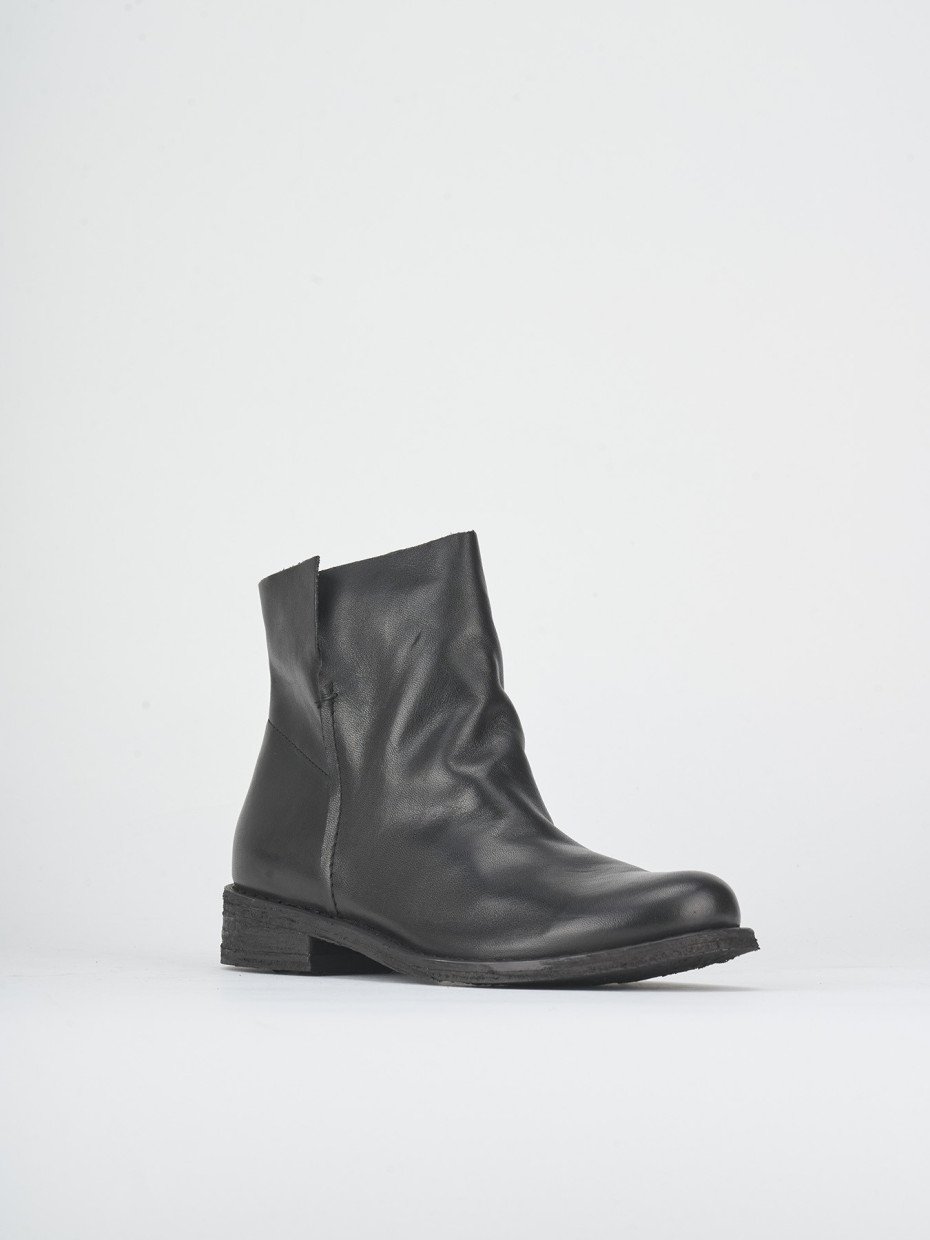 Stivaletti tacco 2cm pelle nero