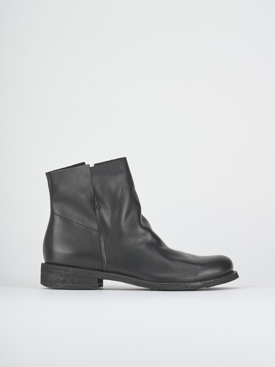 Stivaletti tacco 2cm pelle nero
