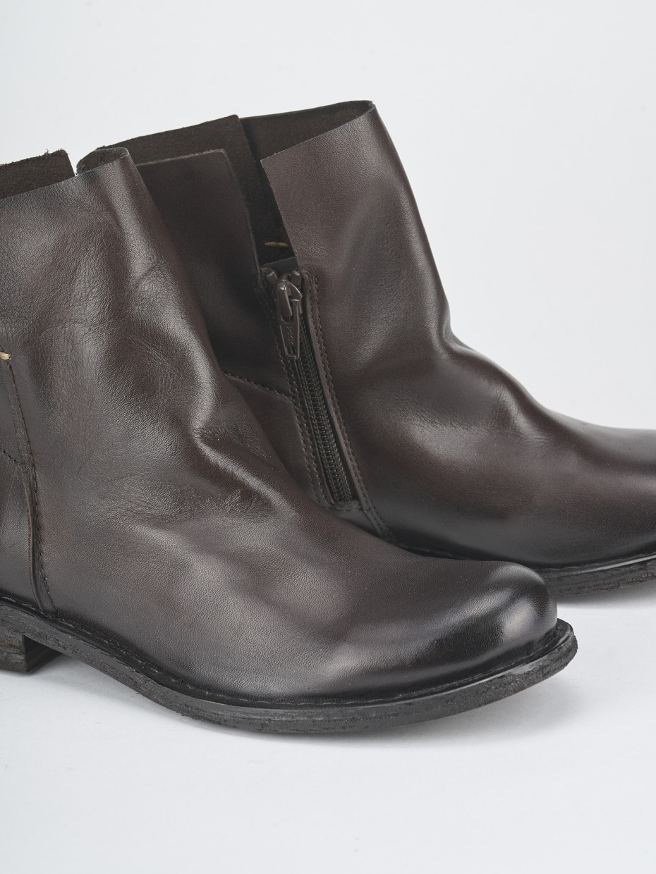 Botines de tacón bajo tacón 2 cm marrón oscuro cuero