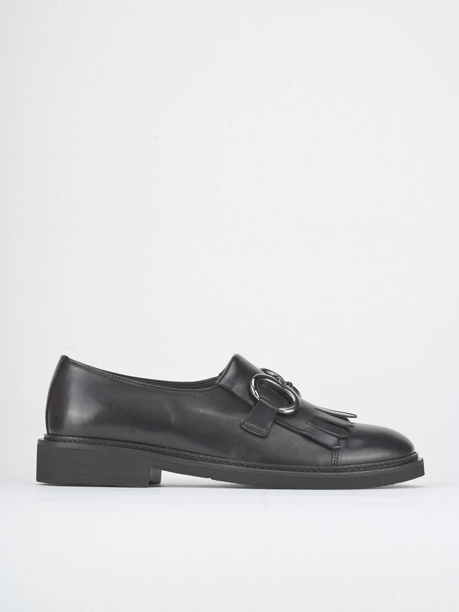 Loafers heel 2 cm black leather