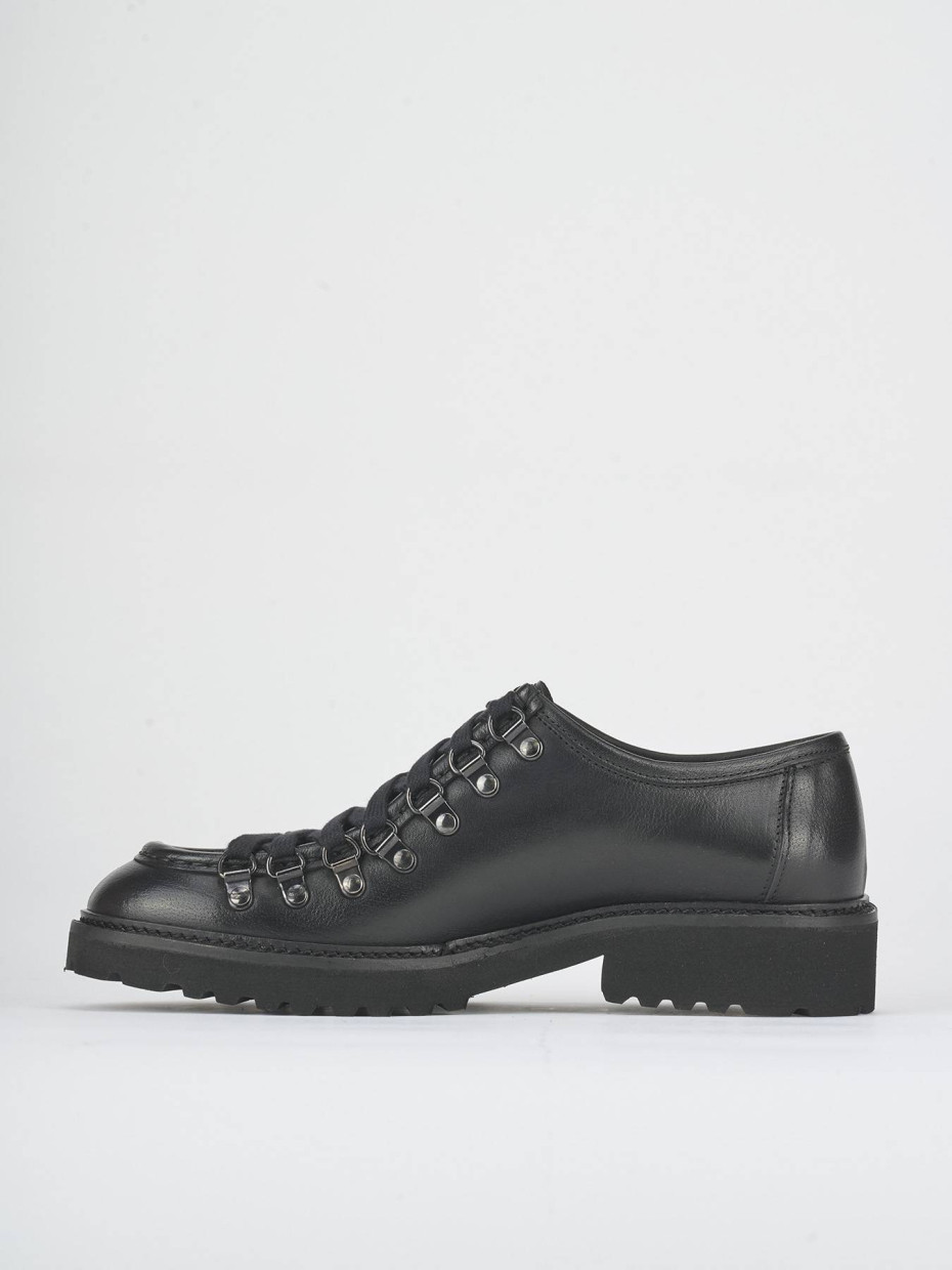 Zapatos de cordones tacón 2 cm negro cuero