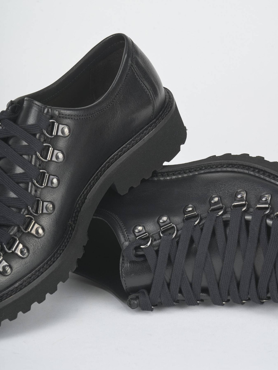 Zapatos de cordones tacón 2 cm negro cuero