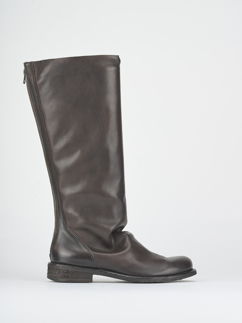 Botas de tacón bajo tacón 2 cm marrón oscuro cuero