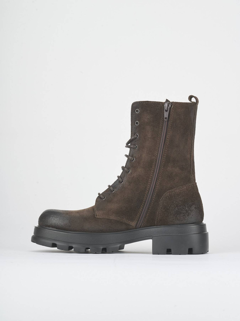 Anfibi tacco 2cm camoscio testa