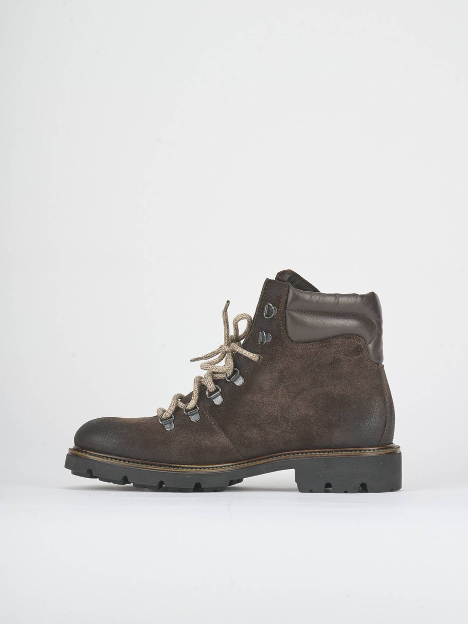 Anfibi tacco 2cm camoscio testa