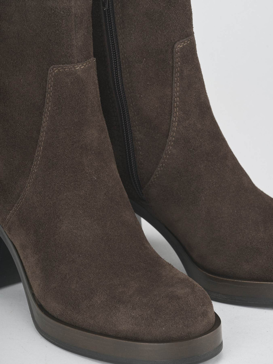 Botines de tacón alto tacón 6 cm marrón oscuro ante
