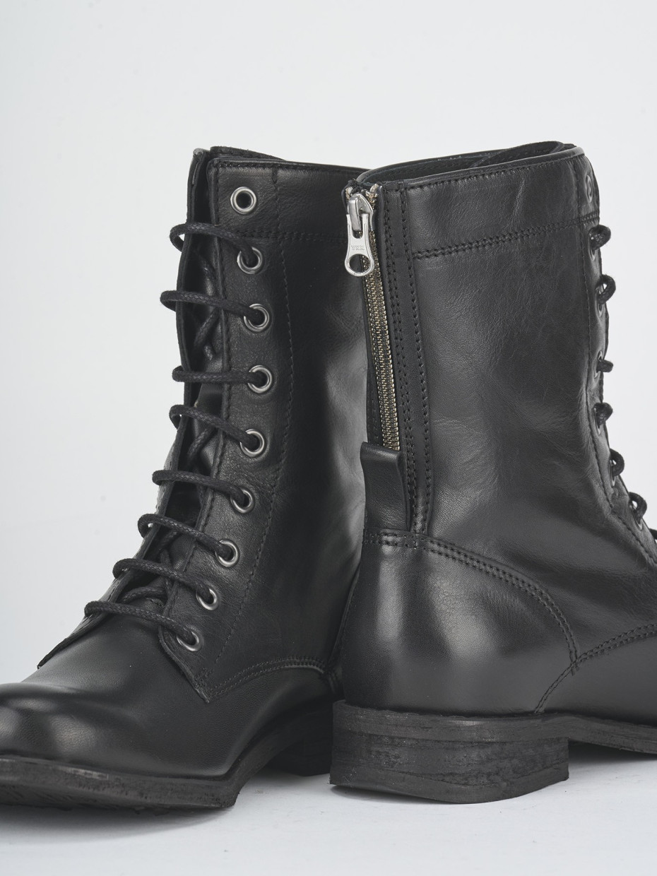 Combat boots heel 2 cm black leather