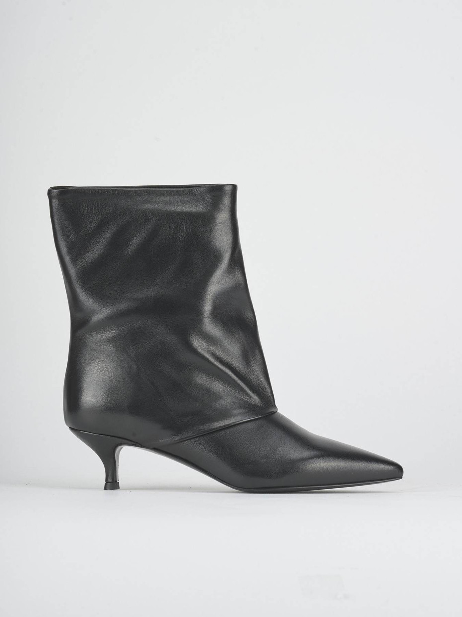 Stivaletti tacco 5cm pelle nero
