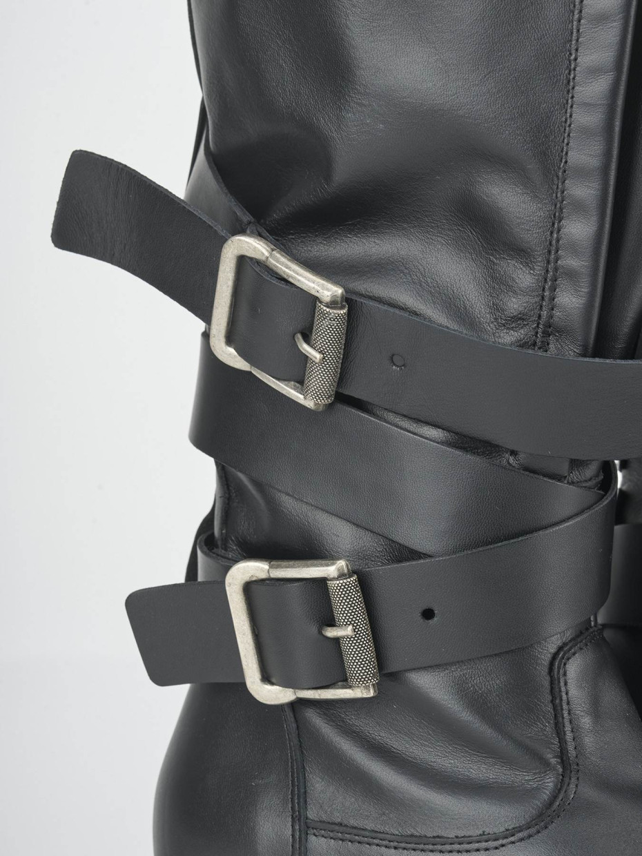 Low heel boots heel 3 cm black leather
