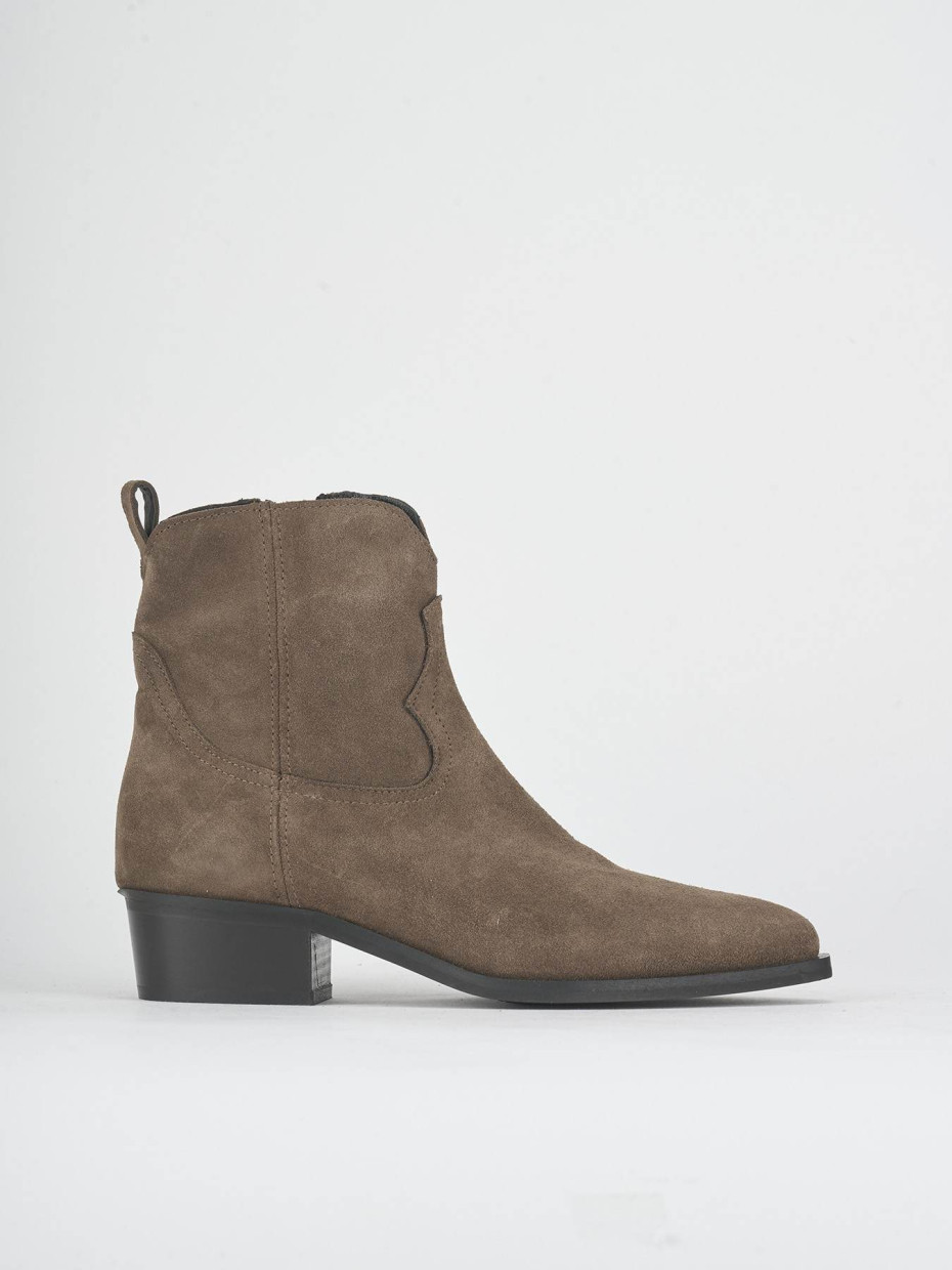 Botines de tacón bajo tacón 2 cm beis ante