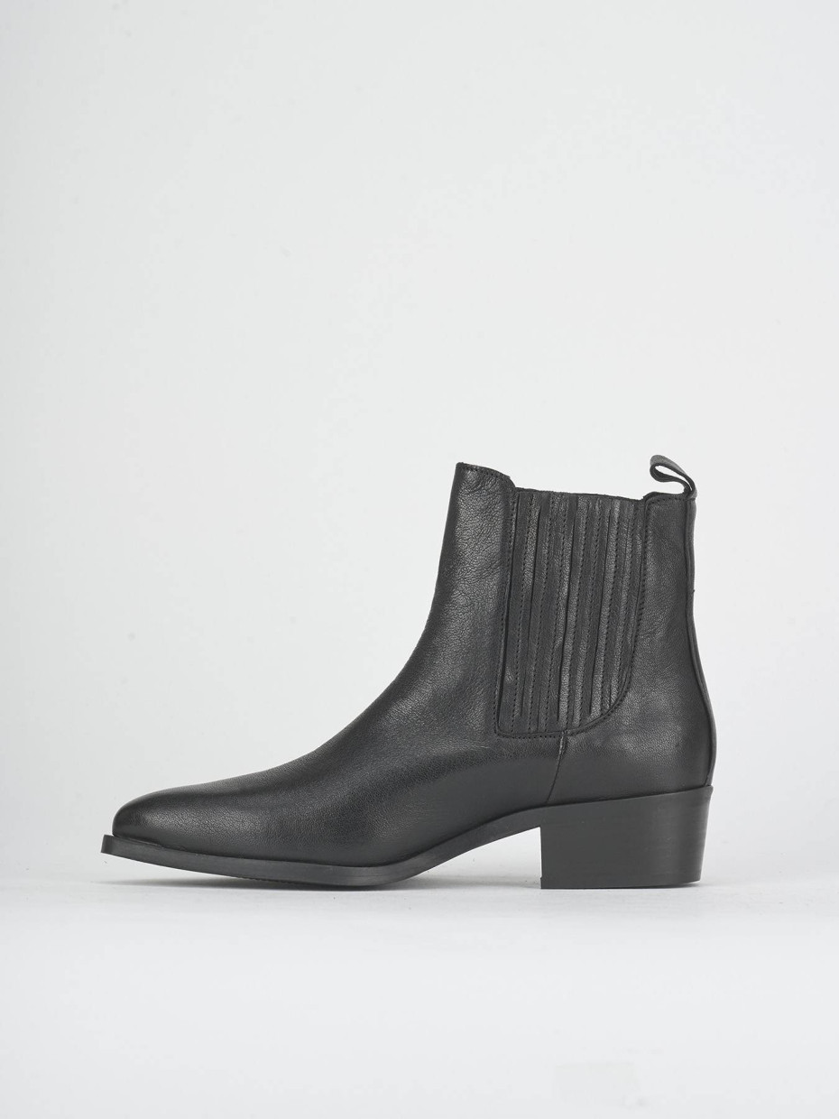 Low heel ankle boots heel 2 cm black leather