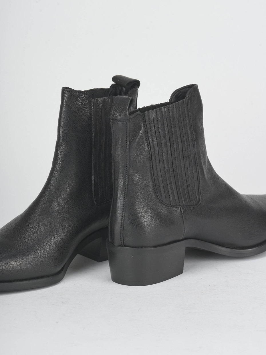 Low heel ankle boots heel 2 cm black leather